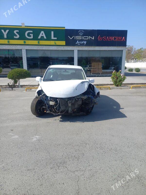 Nissan Versa 2010 - 63 000 TMT - Ашхабад - img 4