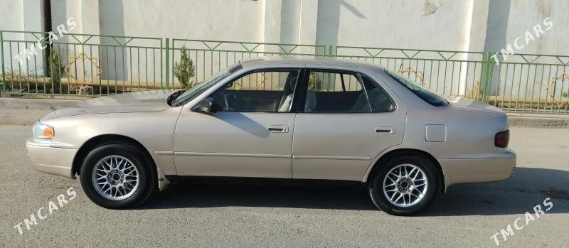 Toyota Camry 1993 - 75 000 TMT - Garabekewül - img 1