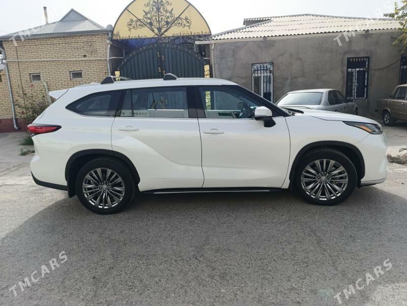 Toyota Highlander 2022 - 552 000 TMT - Ашхабад - img 2