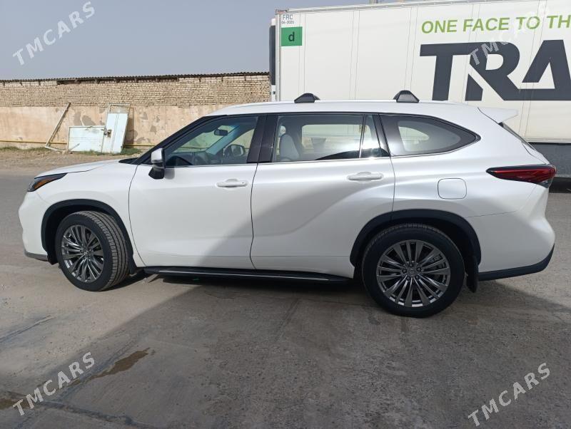 Toyota Highlander 2022 - 552 000 TMT - Ашхабад - img 4