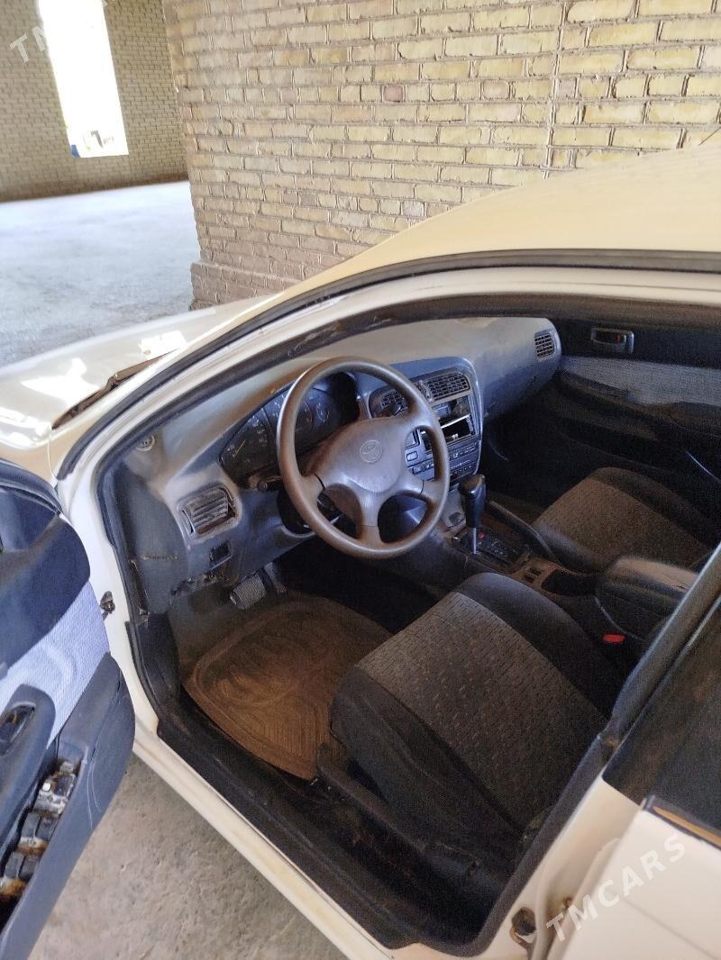 Toyota Carina 1995 - 50 000 TMT - Сакар - img 3