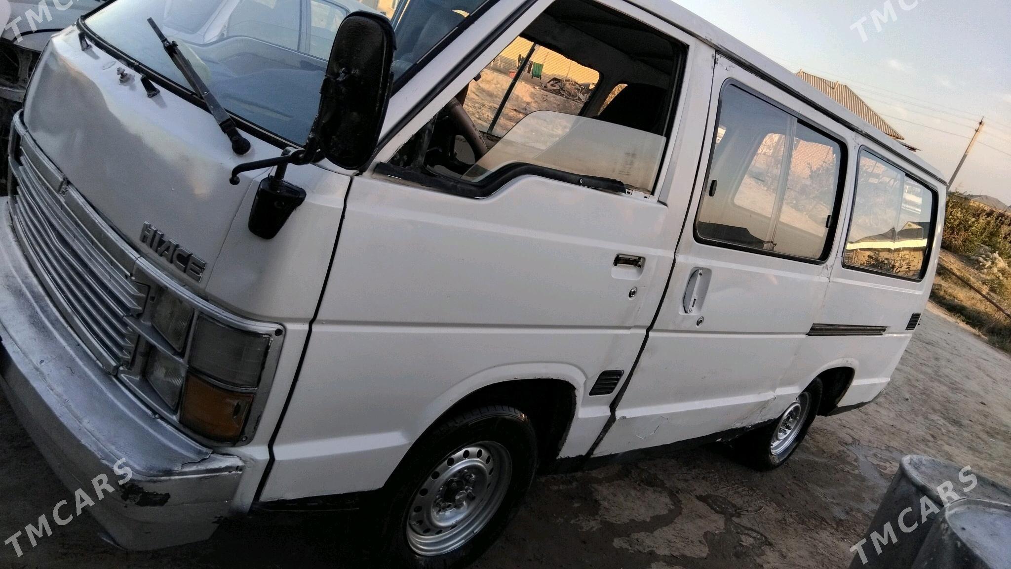 Toyota Hiace 1988 - 37 000 TMT - Мары - img 2