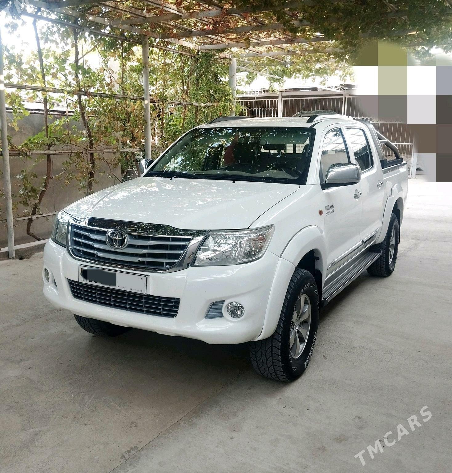 Toyota Hilux 2013 - 350 000 TMT - Кака - img 2