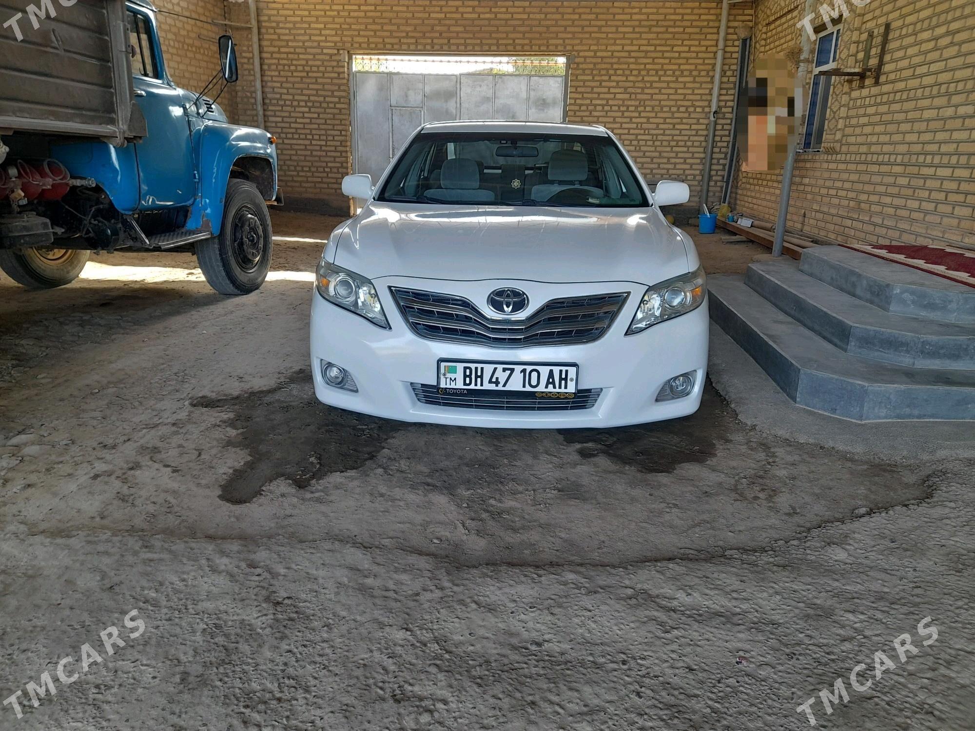 Toyota Camry 2010 - 190 000 TMT - Теджен - img 5