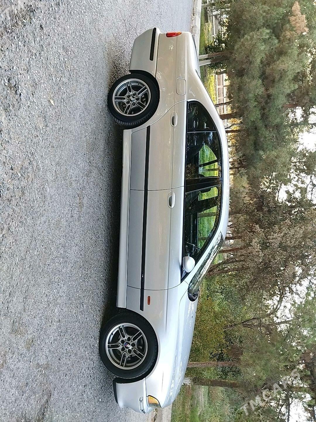 BMW 528 2001 - 105 000 TMT - Байрамали - img 3