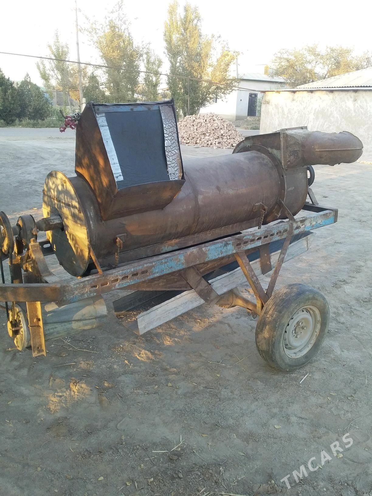 Baş çykarýan - Акдепе - img 4
