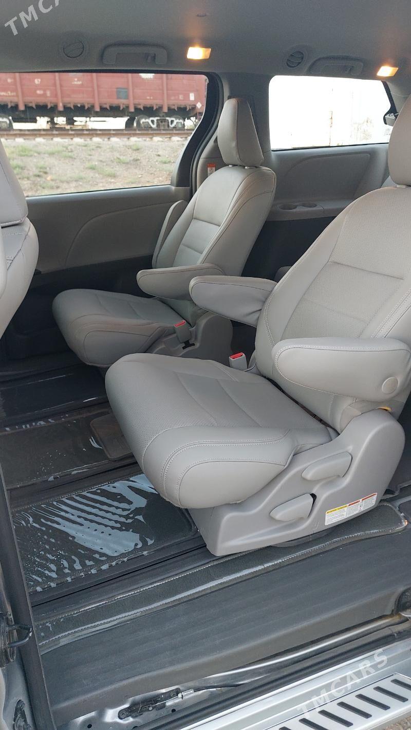 Toyota Sienna 2018 - 390 000 TMT - Köýtendag - img 6