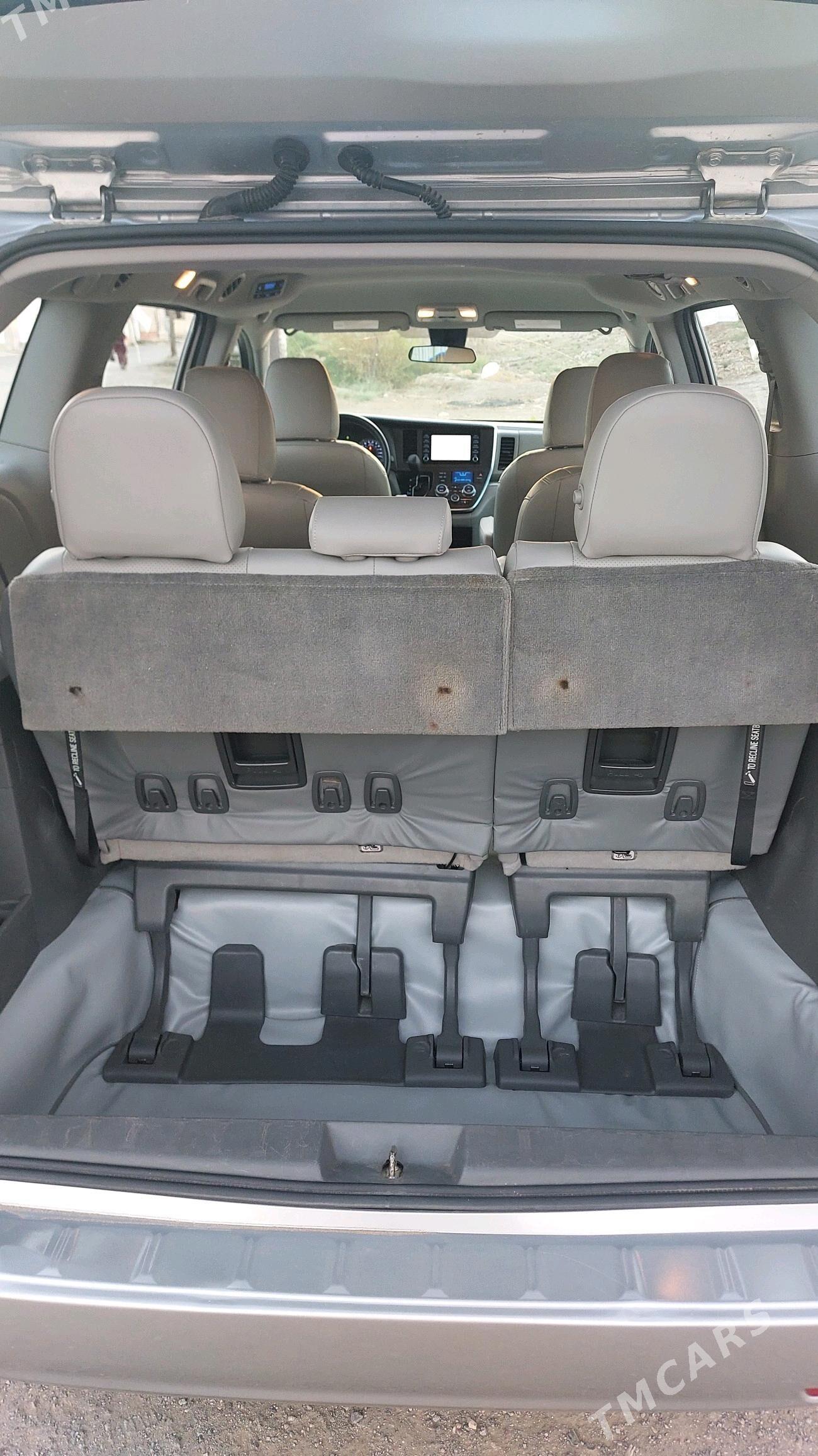 Toyota Sienna 2018 - 390 000 TMT - Köýtendag - img 10