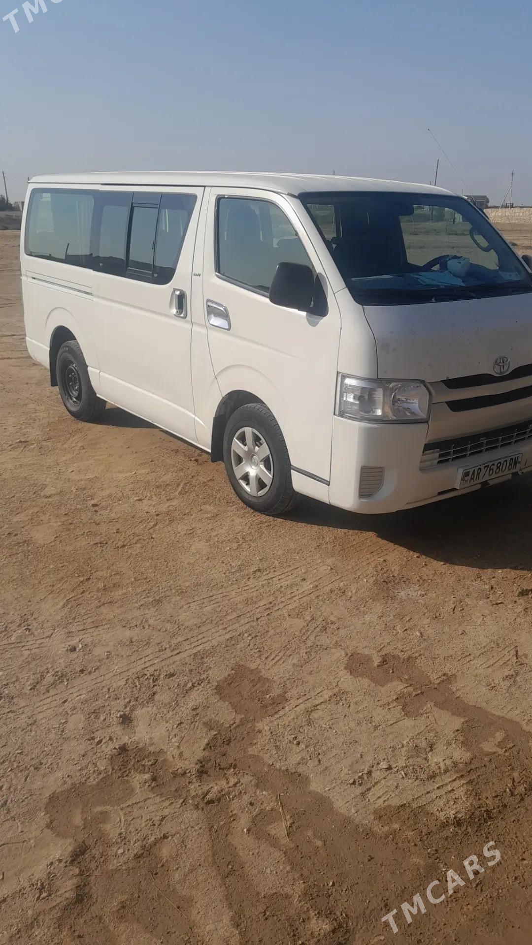 Toyota Hiace 2007 - 220 000 TMT - Этрек - img 2