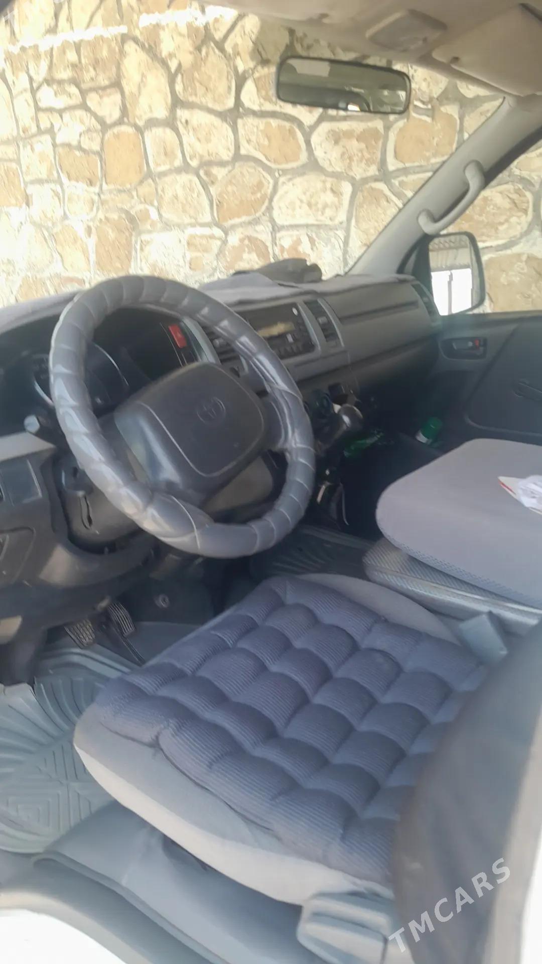 Toyota Hiace 2007 - 220 000 TMT - Этрек - img 6