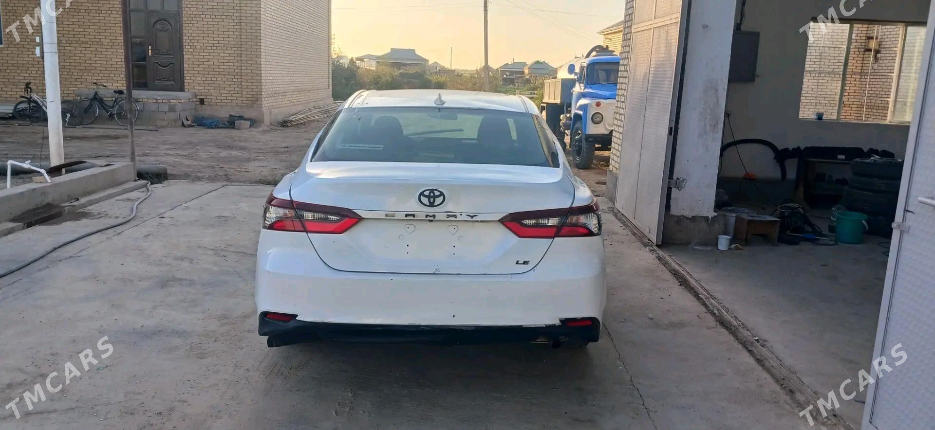 Toyota Camry 2021 - 220 000 TMT - Мары - img 4