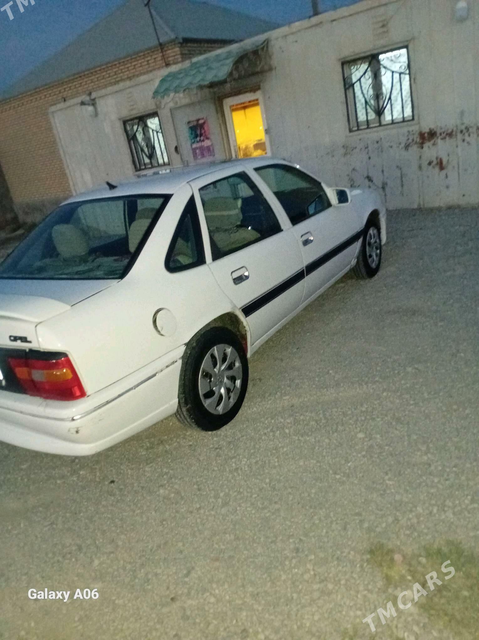 Opel Vectra 1994 - 34 000 TMT - Бахарден - img 6