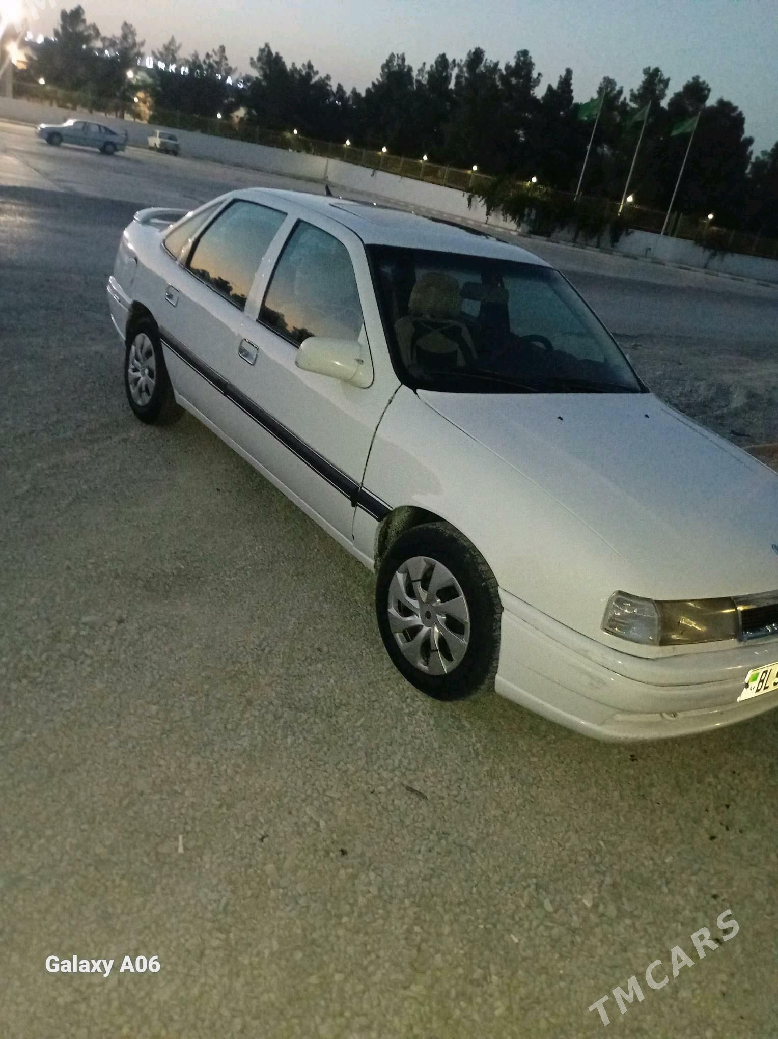Opel Vectra 1994 - 34 000 TMT - Бахарден - img 3
