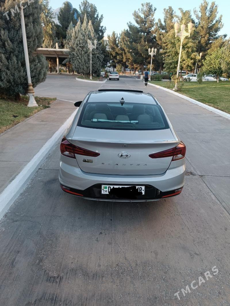 Hyundai Elantra 2019 - 190 000 TMT - Мары - img 4