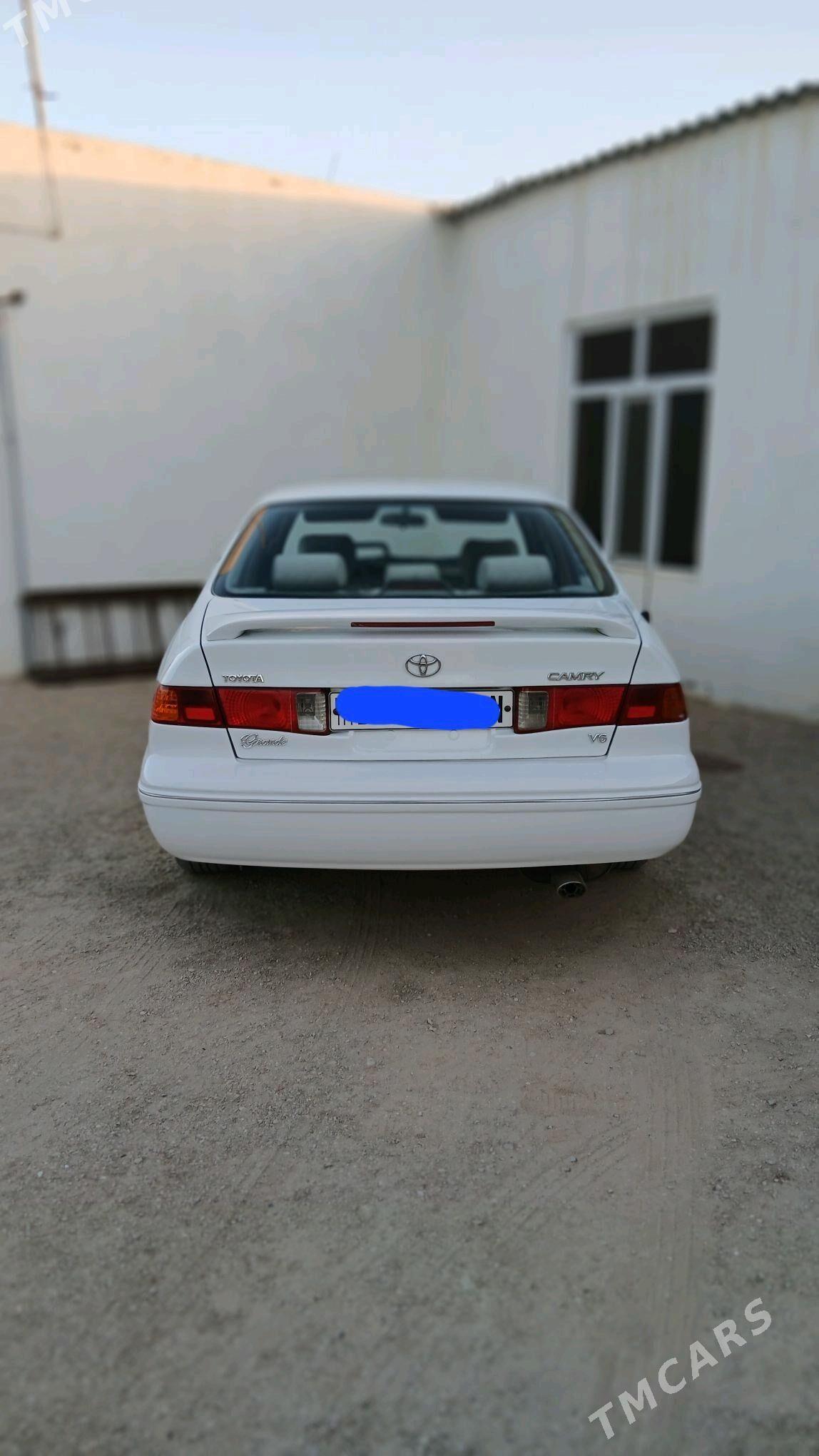 Toyota Camry 2001 - 160 000 TMT - Балканабат - img 2