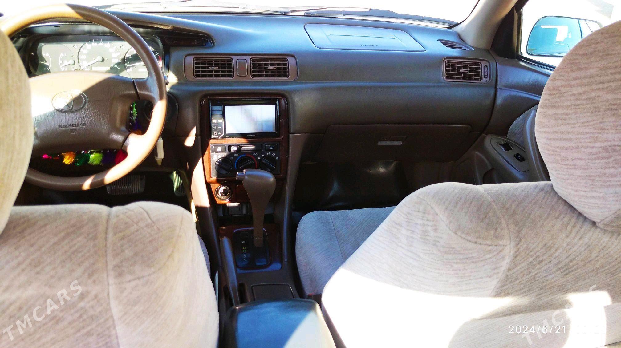 Toyota Camry 2001 - 160 000 TMT - Балканабат - img 4