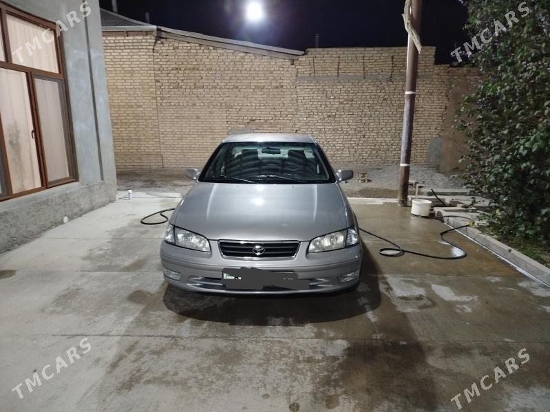 Toyota Camry 2001 - 123 000 TMT - Байрамали - img 2