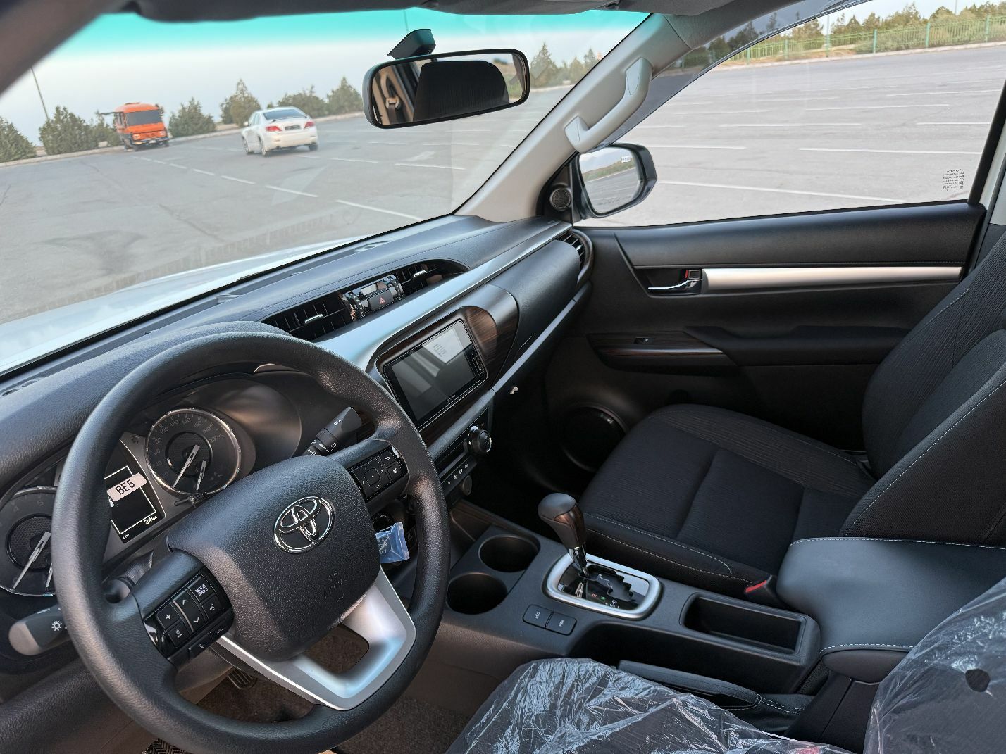 Toyota Hilux 2025 - 675 000 TMT - Aşgabat - img 7