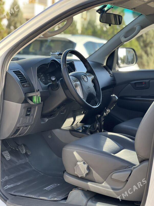 Toyota Hilux 2014 - 420 000 TMT - Мары - img 5
