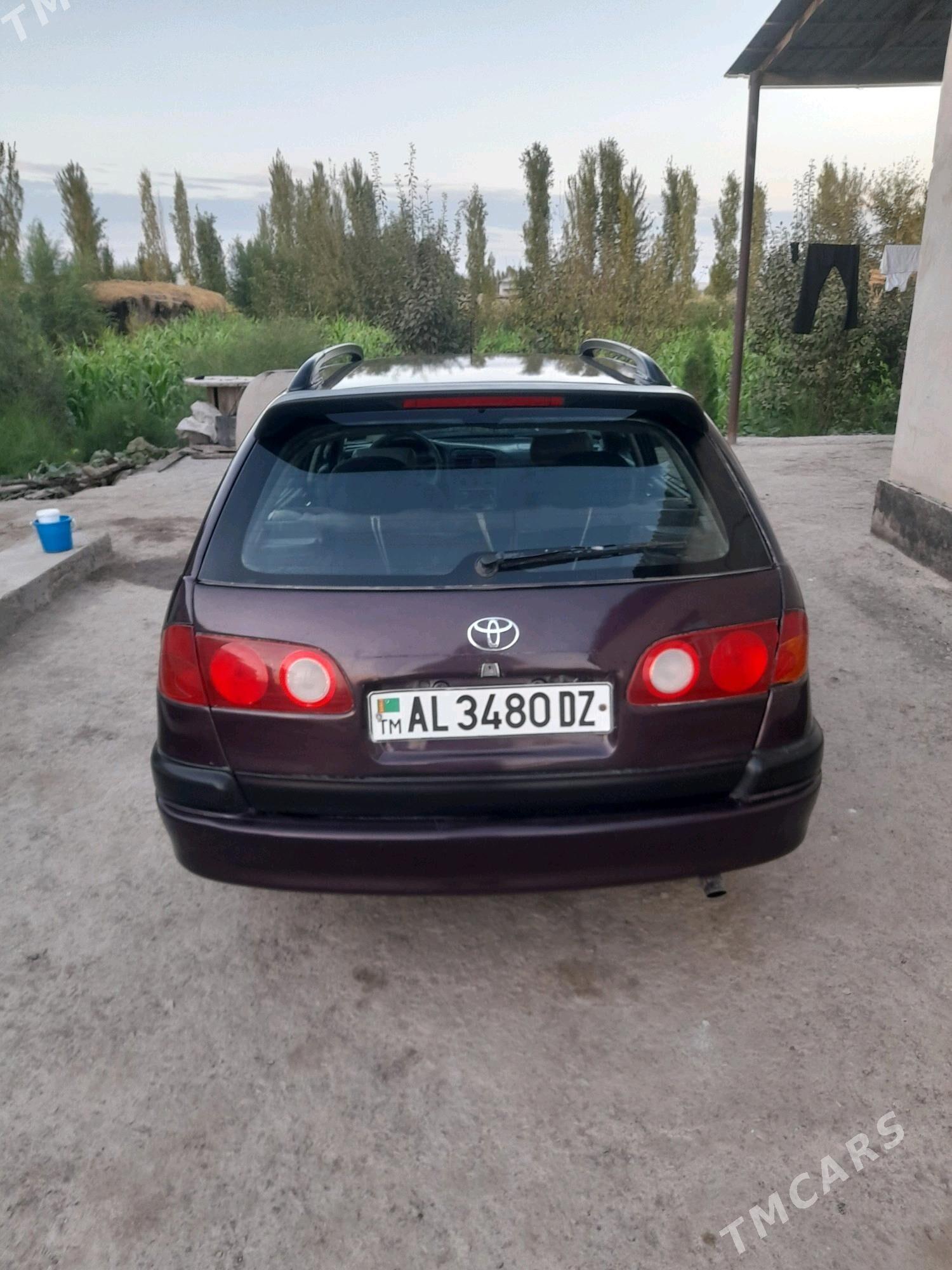 Toyota Avensis 1999 - 70 000 TMT - Губадаг - img 5