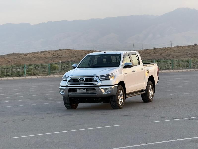 Toyota Hilux 2025 - 675 000 TMT - Ашхабад - img 1