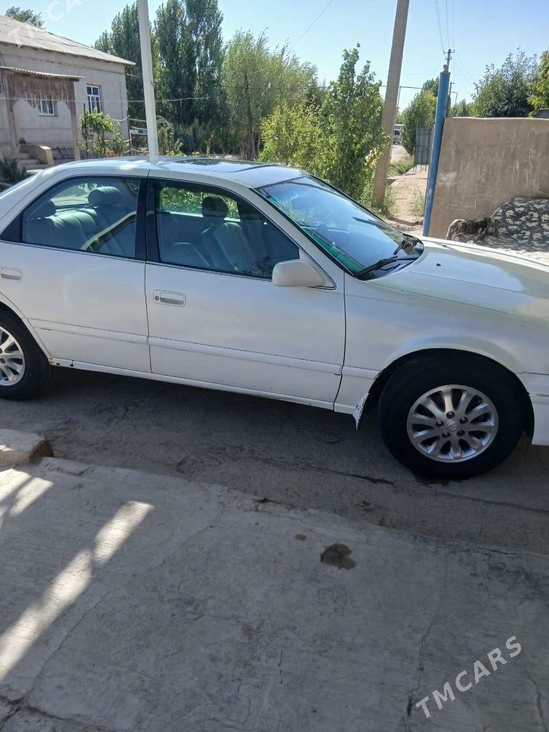 Toyota Camry 1999 - 130 000 TMT - Губадаг - img 1