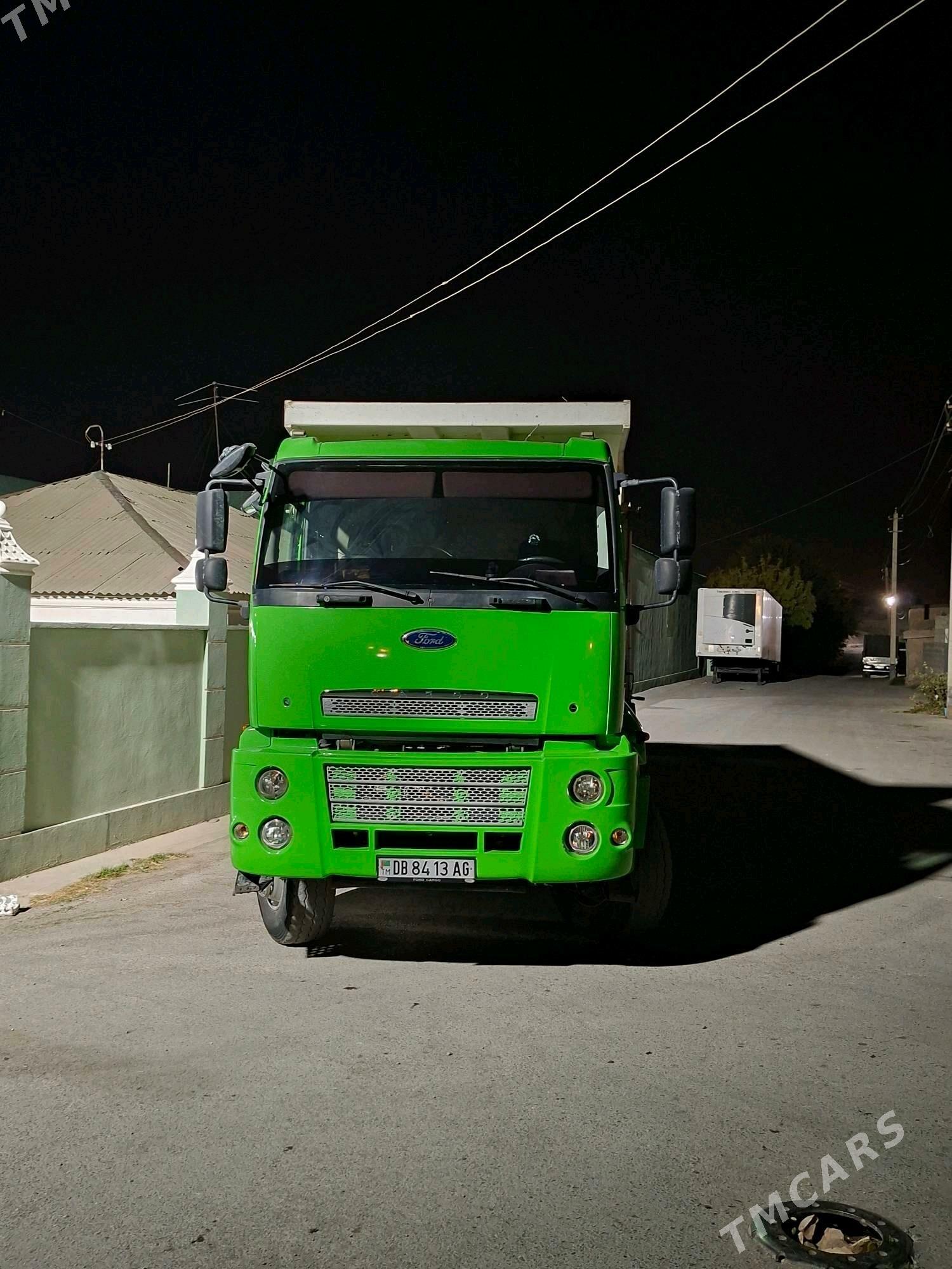Ford Cargo 3535D 2013 - 840 000 TMT - Багир - img 1