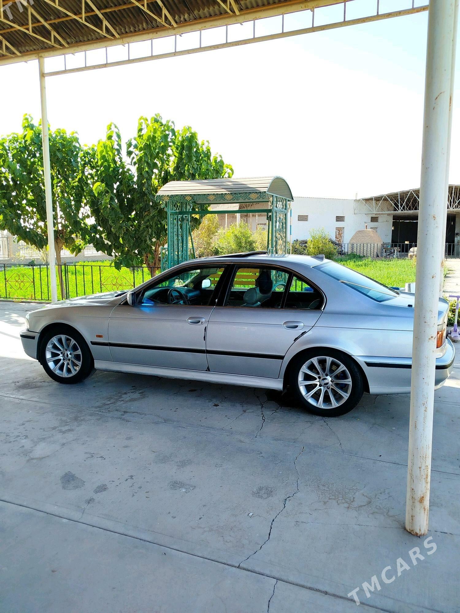 BMW E39 1999 - 130 000 TMT - Мары - img 4