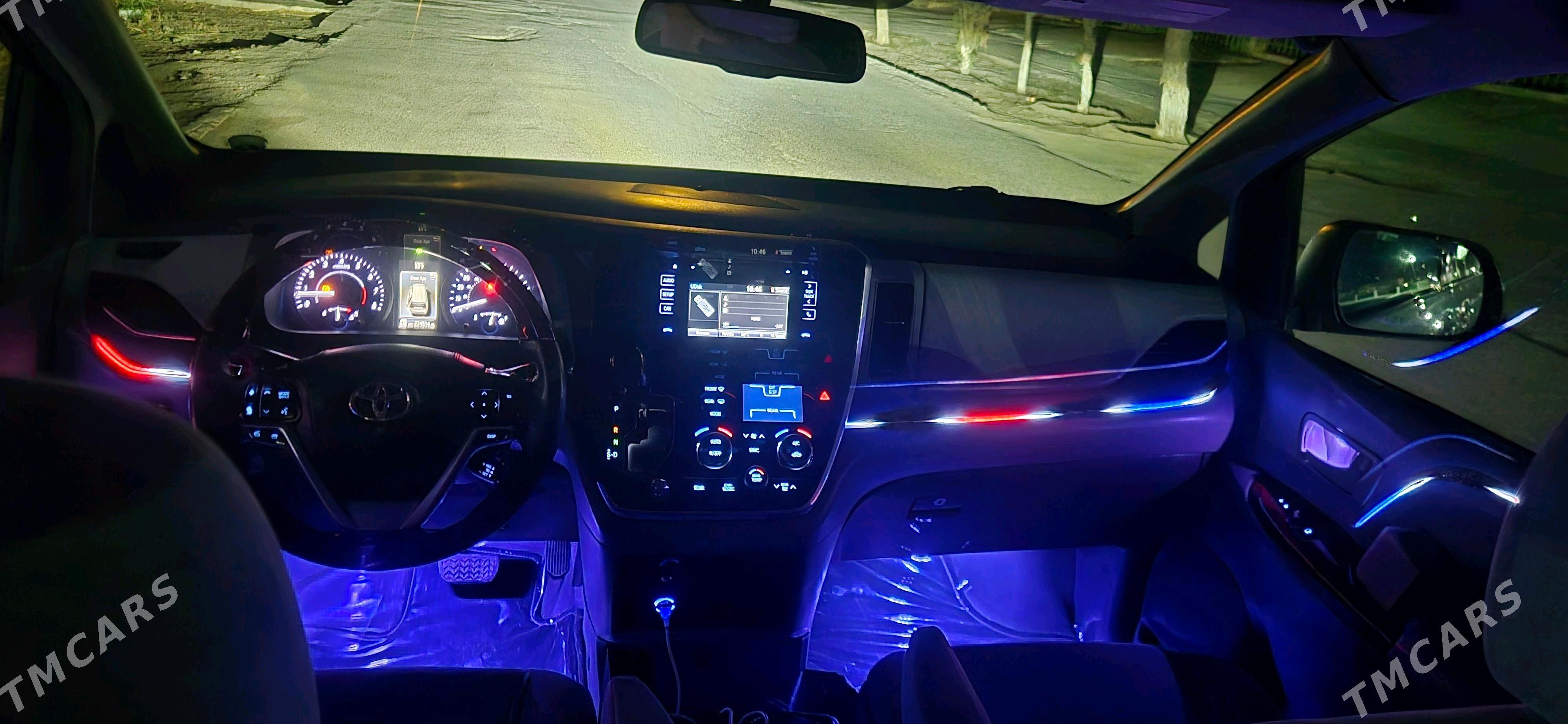 Toyota Sienna 2016 - 340 000 TMT - Бузмеин - img 2