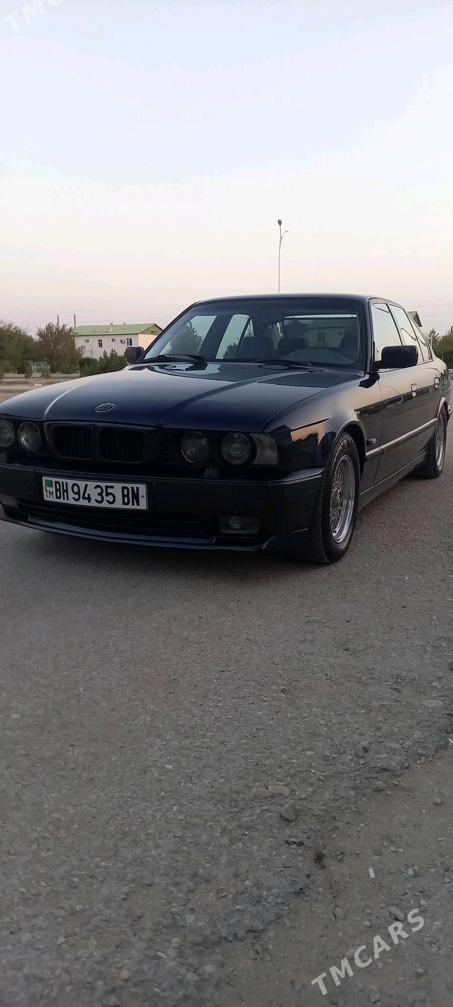 BMW E34 1998 - 105 000 TMT - Балканабат - img 3