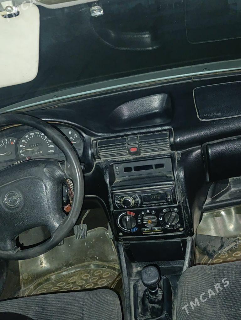 Opel Astra 1995 - 45 000 TMT - Мары - img 4