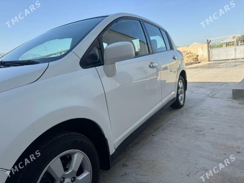 Nissan Versa 2011 - 135 000 TMT - Бузмеин - img 5