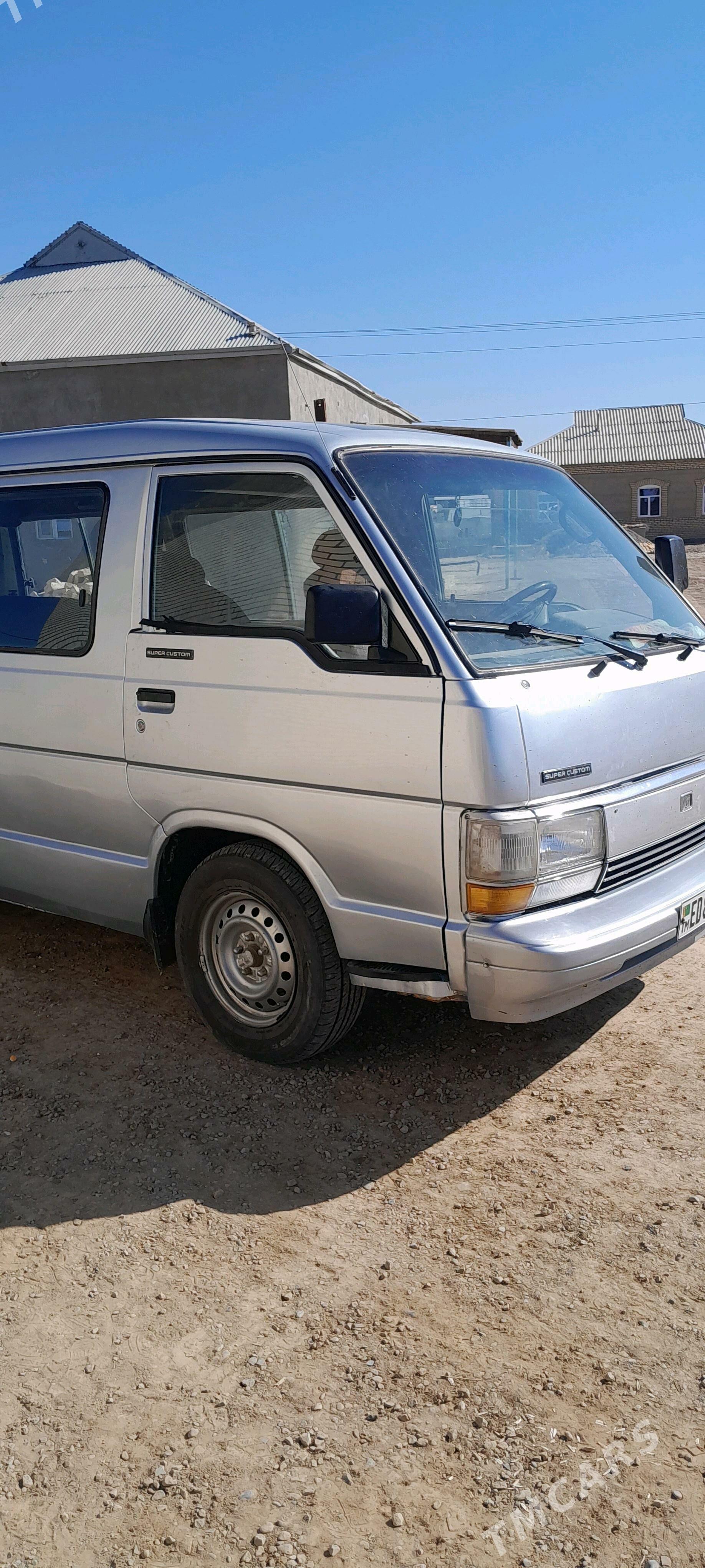 Toyota Hiace 1988 - 35 000 TMT - Мургап - img 4