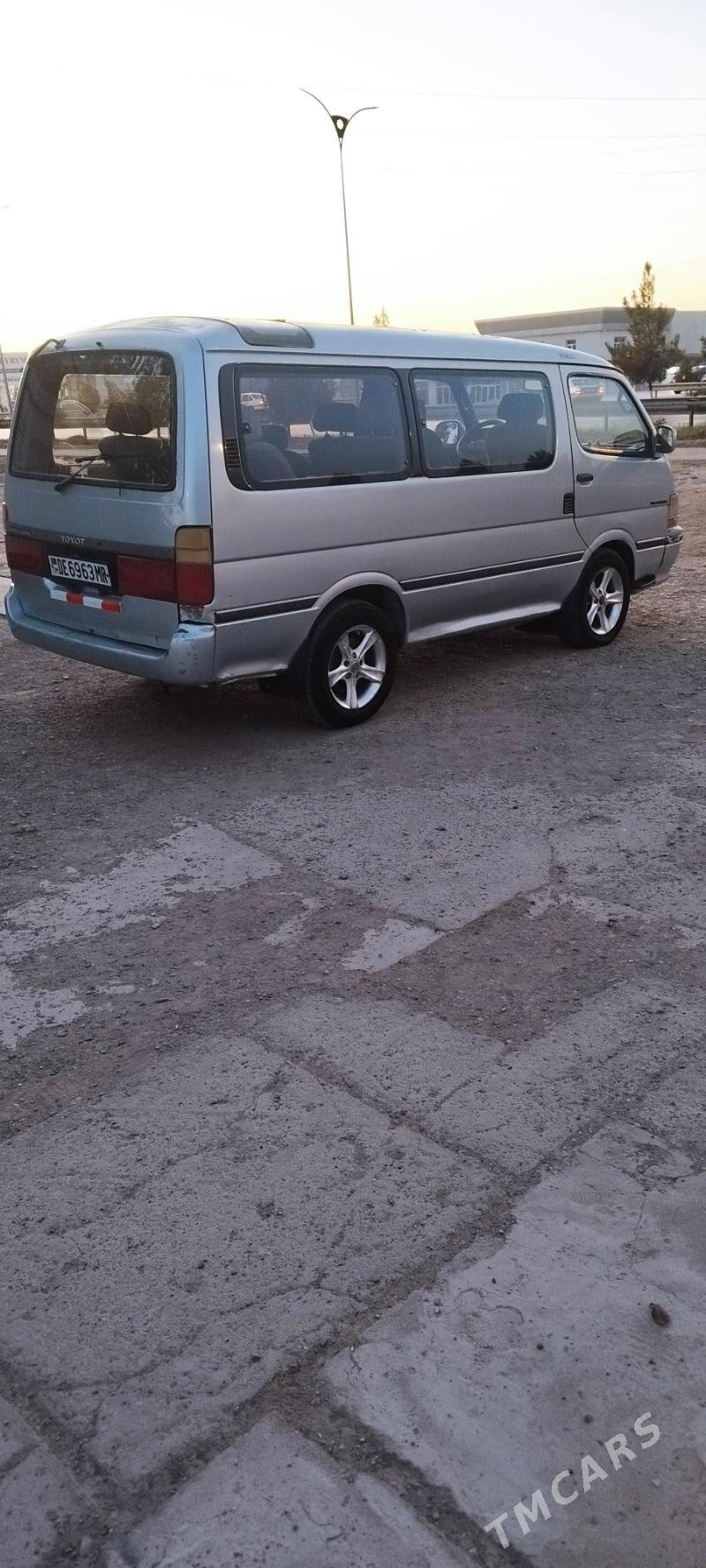 Toyota Hiace 1993 - 60 000 TMT - Мары - img 2