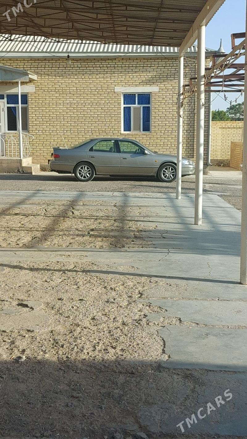 Toyota Camry 2001 - 170 000 TMT - Байрамали - img 6