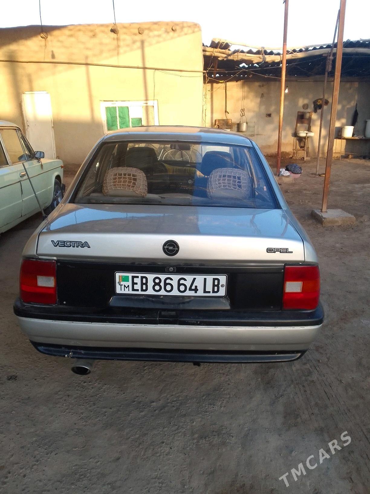 Opel Vectra 1990 - 26 000 TMT - Sakar - img 2