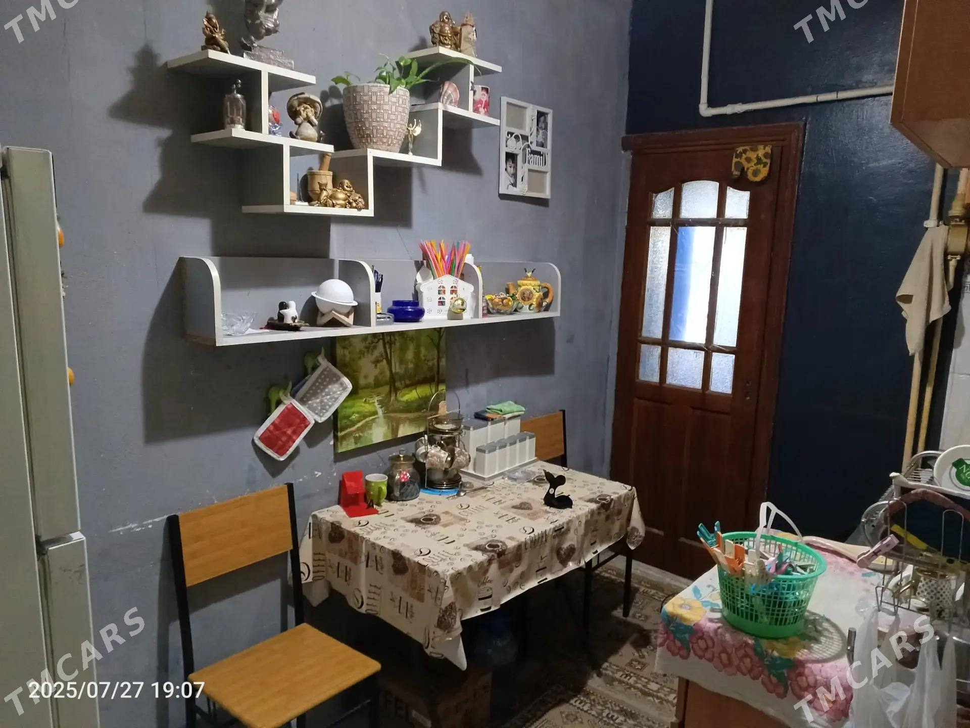 8 МКР, 5/5 ЭТАЖ, 2 КОМНАТНАЯ - 8 mkr - img 1