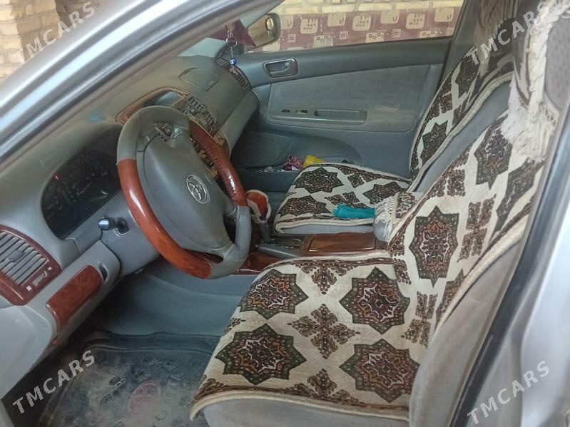 Toyota Camry 2002 - 140 000 TMT - Halaç - img 2