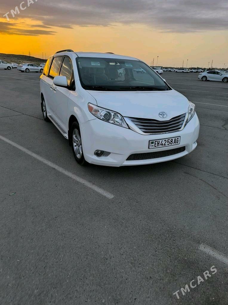 Toyota Sienna 2016 - 365 000 TMT - Ашхабад - img 4