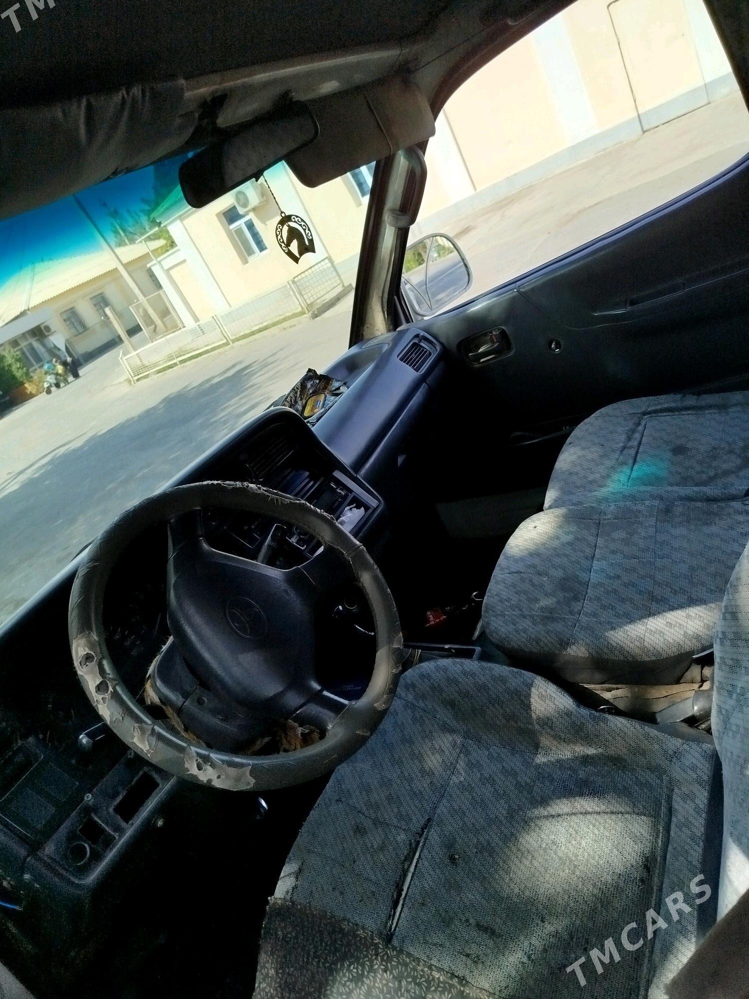 Toyota Hiace 2000 - 62 000 TMT - Хитровка - img 5