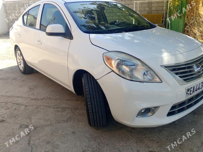 Nissan Versa 2013 - 135 000 TMT - Бузмеин - img 5