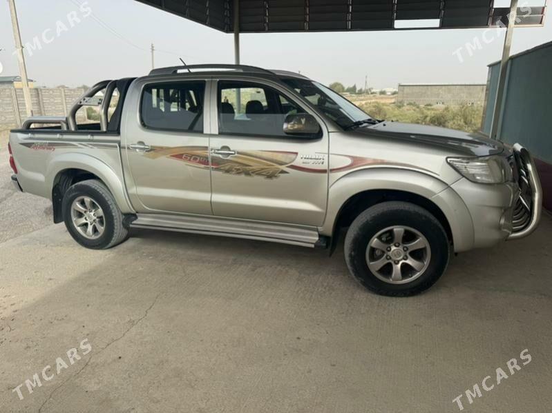 Toyota Hilux 2013 - 300 000 TMT - Köýtendag - img 2