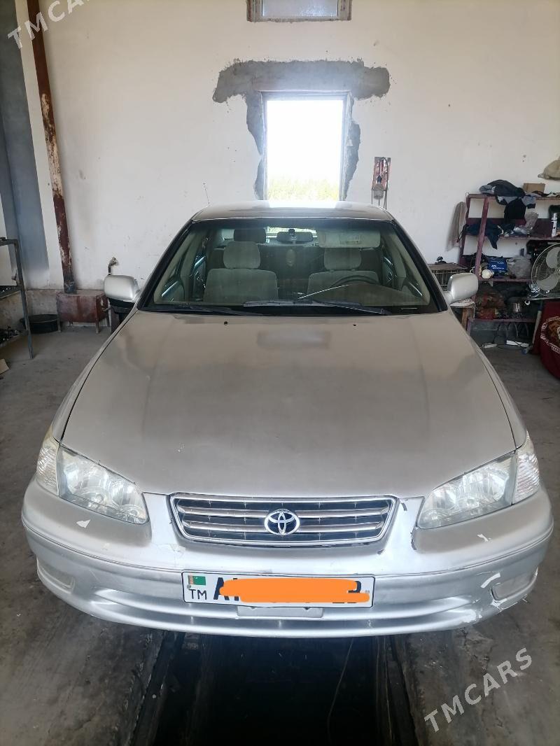 Toyota Camry 2000 - 116 000 TMT - Dänew - img 3