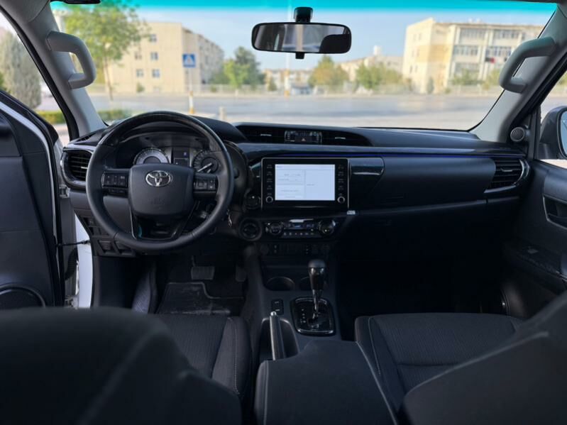 Toyota Hilux 2022 - 585 000 TMT - 11 mkr - img 3