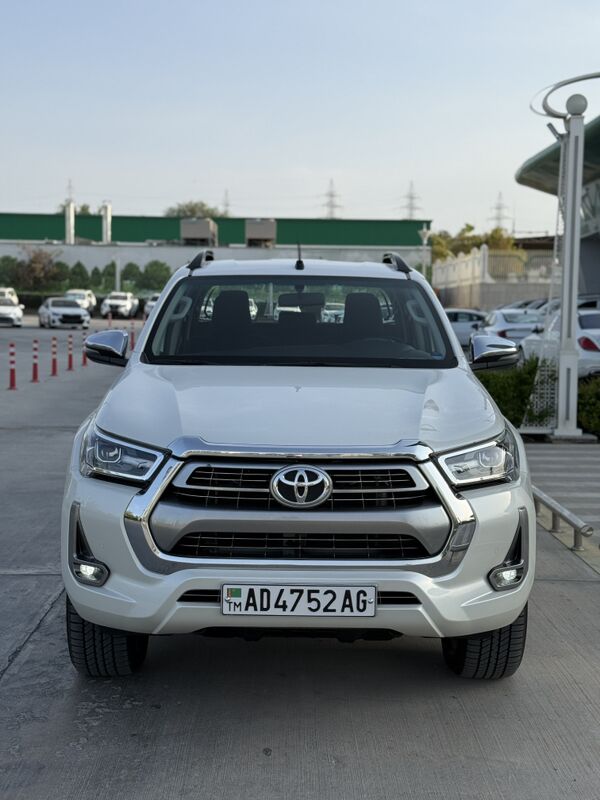 Toyota Hilux 2022 - 585 000 TMT - 11 mkr - img 1
