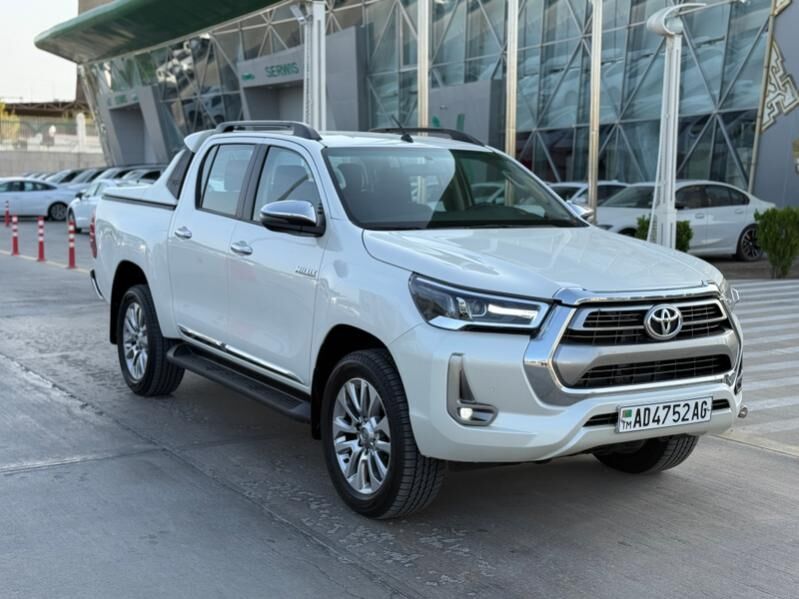 Toyota Hilux 2022 - 585 000 TMT - 11 mkr - img 5