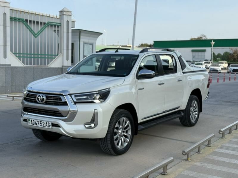 Toyota Hilux 2022 - 585 000 TMT - 11 mkr - img 8