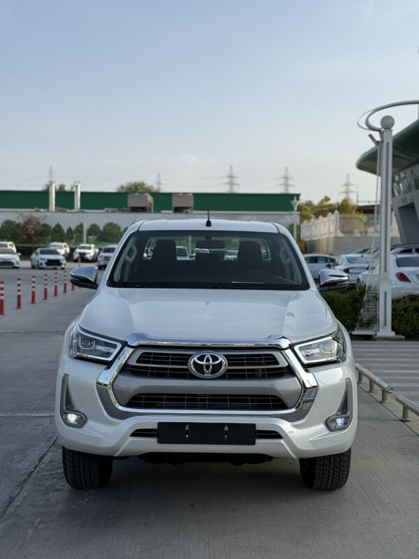 Toyota Hilux 2022 - 565 500 TMT - 11 mkr - img 2
