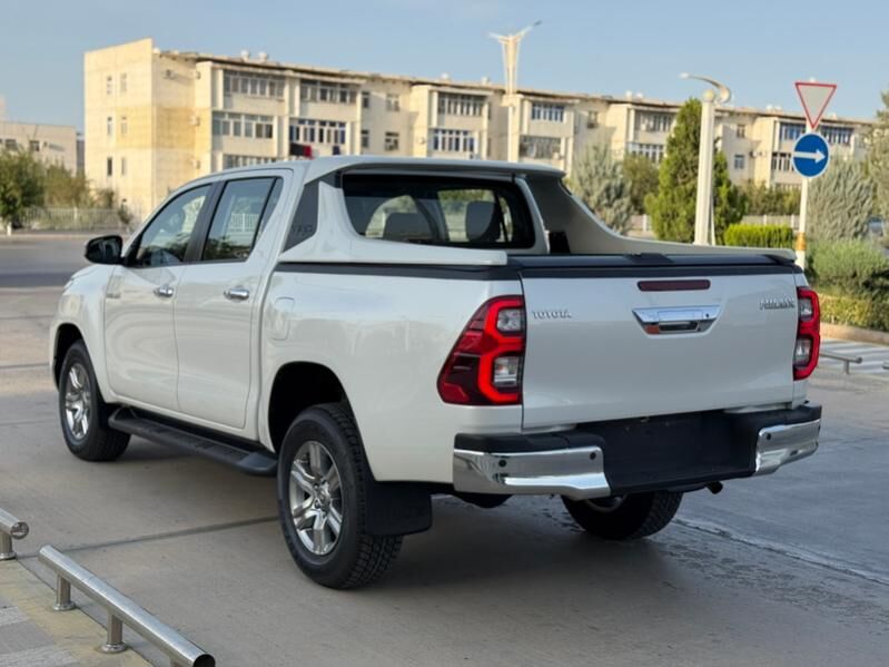 Toyota Hilux 2022 - 565 500 TMT - 11 mkr - img 4