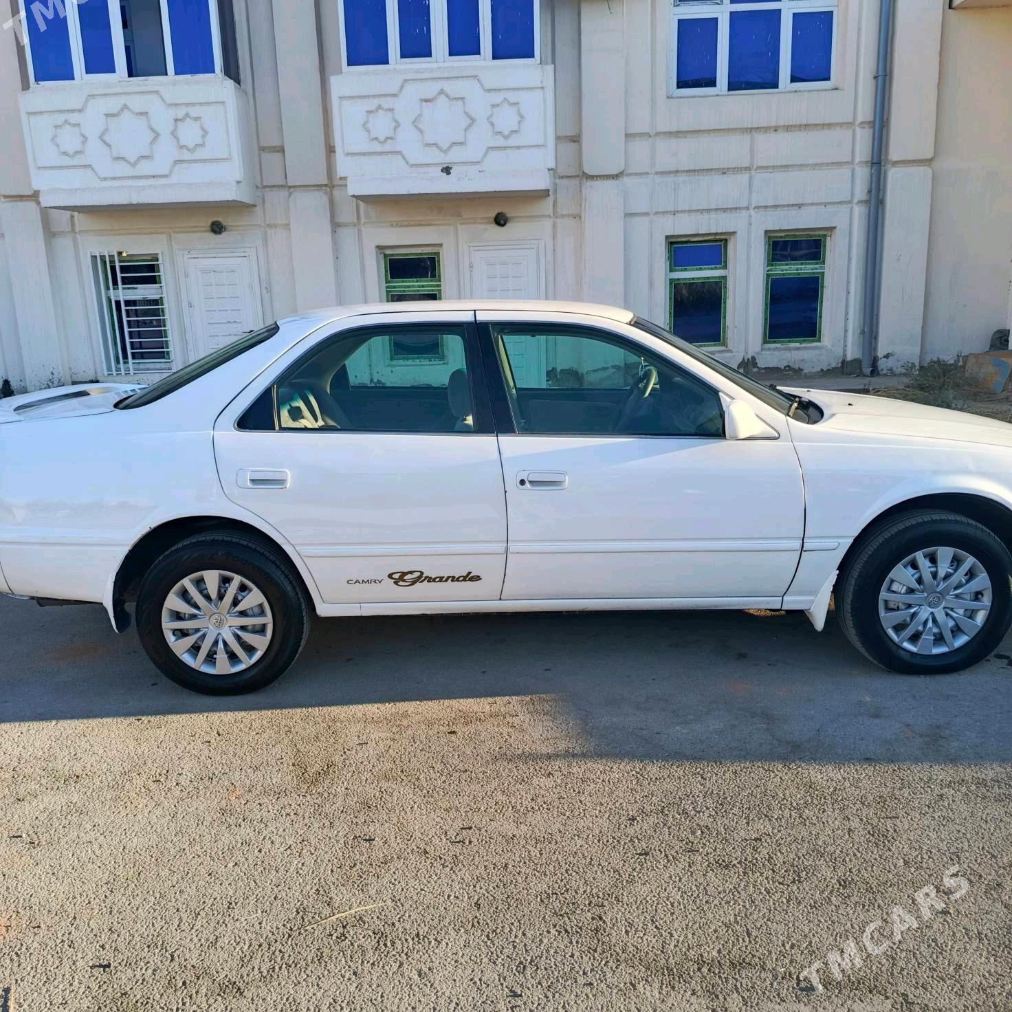 Toyota Camry 1998 - 115 000 TMT - Türkmenabat - img 5